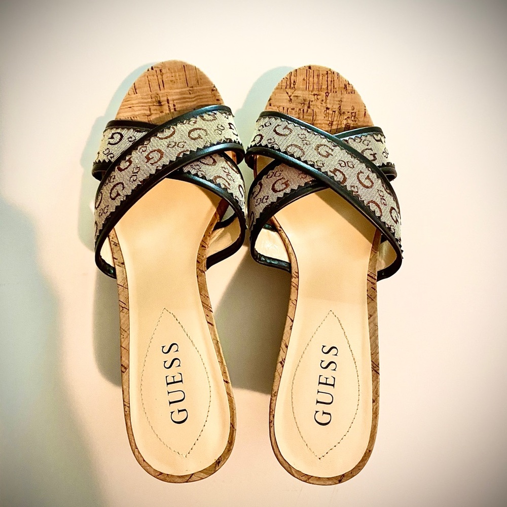 EUC Guess Wedges